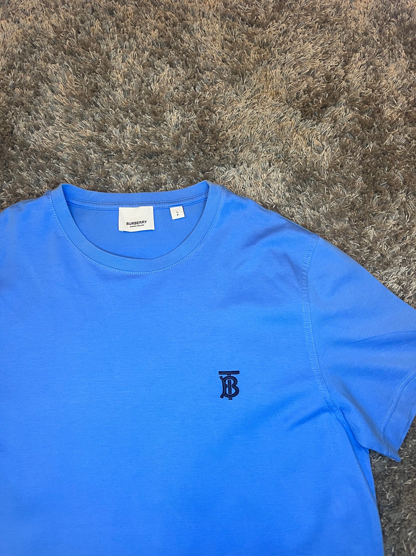 Burberry tee - Small