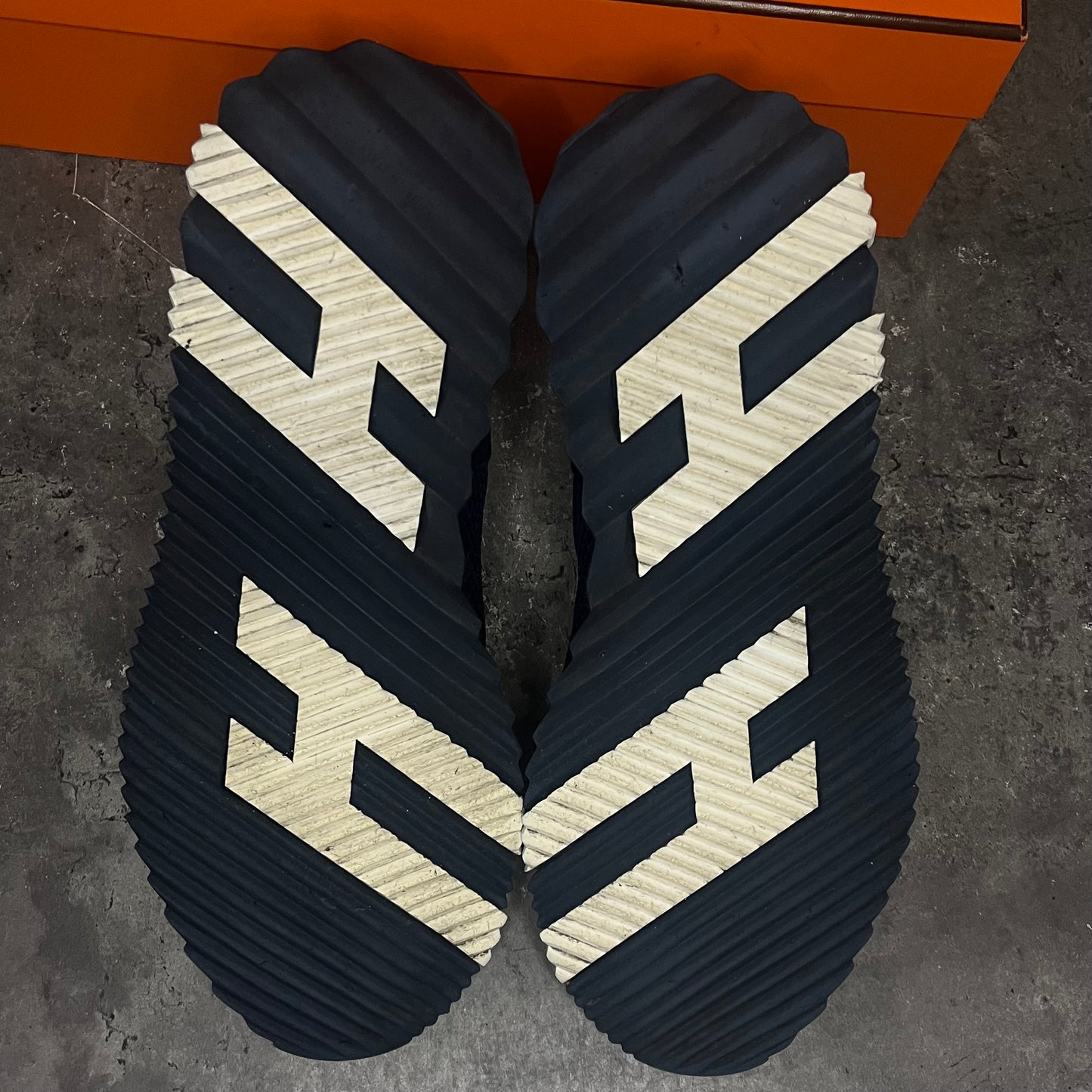 Hermes Bouncing Sneaker - Uk 8 (Fit 8.5/9)