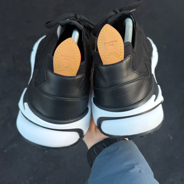 Louis Vuitton Tactic Black / White Trainer - Uk 8 (Fit 9)