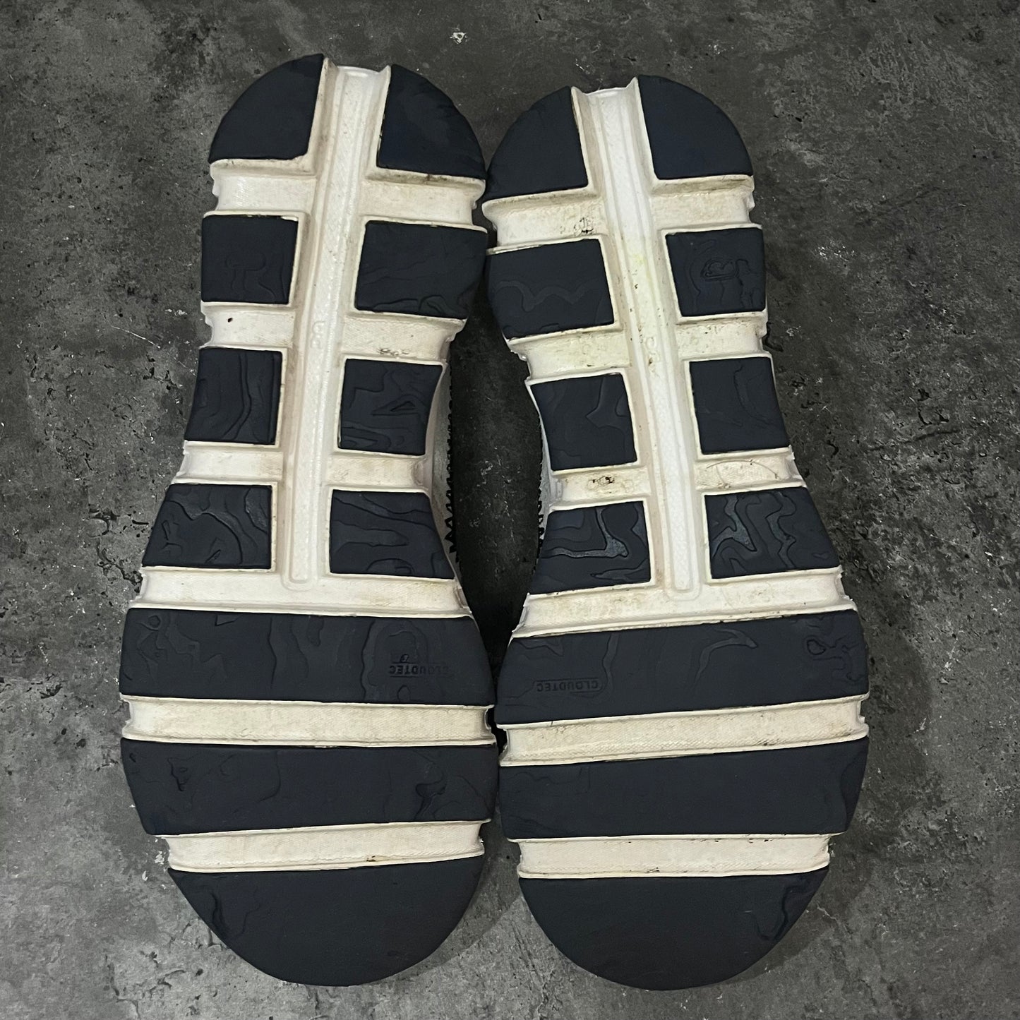 On Running Trainers - Uk 8.5 (42.5)