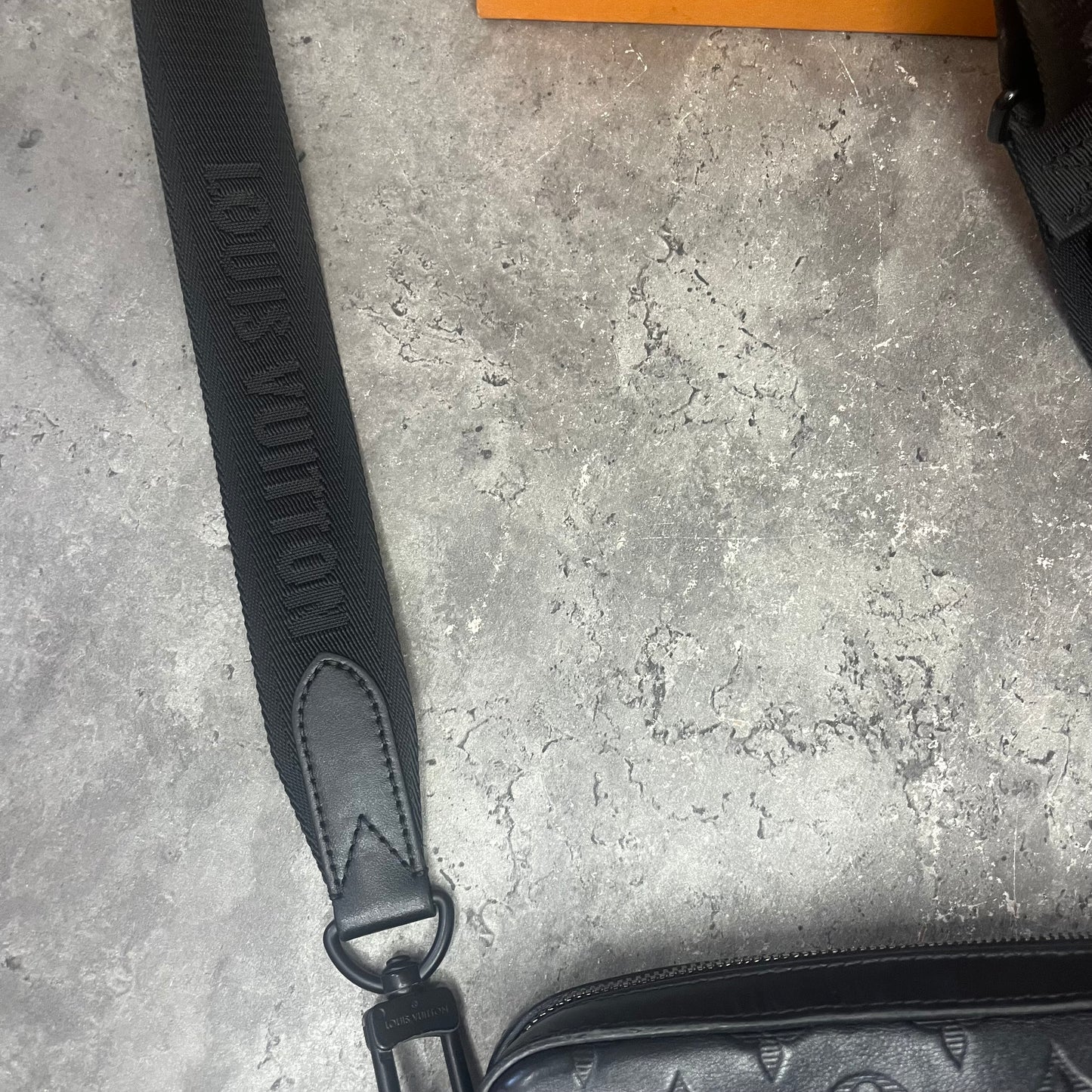 Louis Vuitton Duo Messenger
