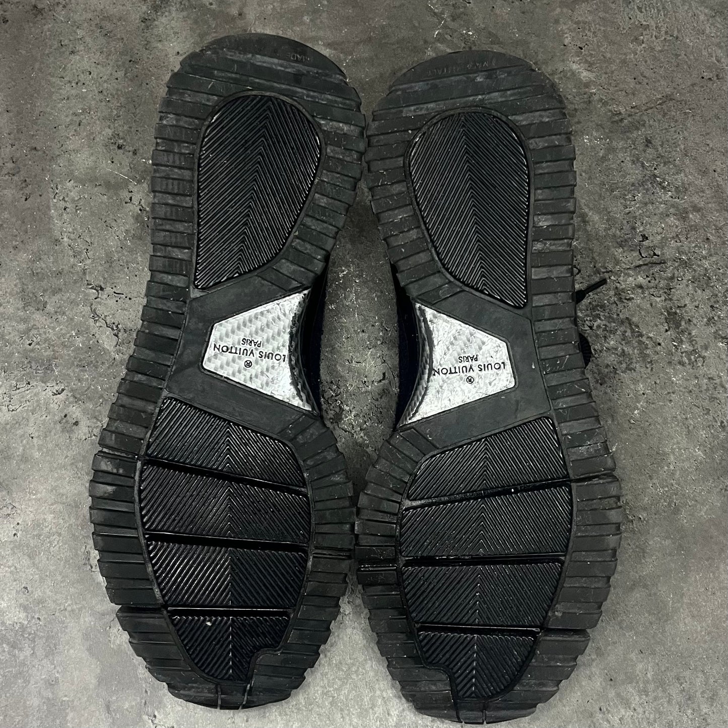 Louis Vuitton VNR - Uk 8 (Fit 9)