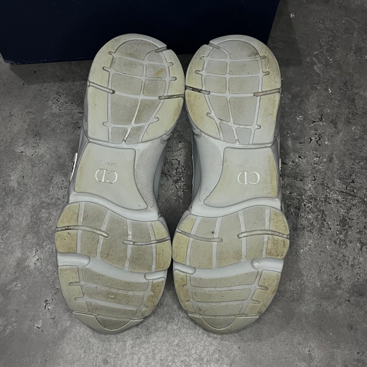 Dior B22 - Uk 8 (42)
