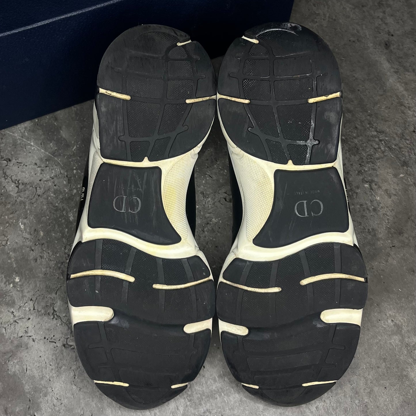 Dior B22 - Uk 8 (42)