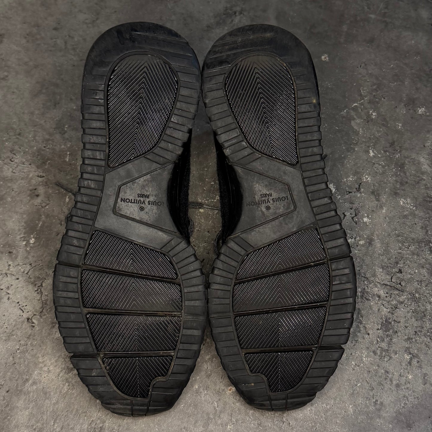 Louis Vuitton VNR - Uk 7.5 (Fit 8/8.5)