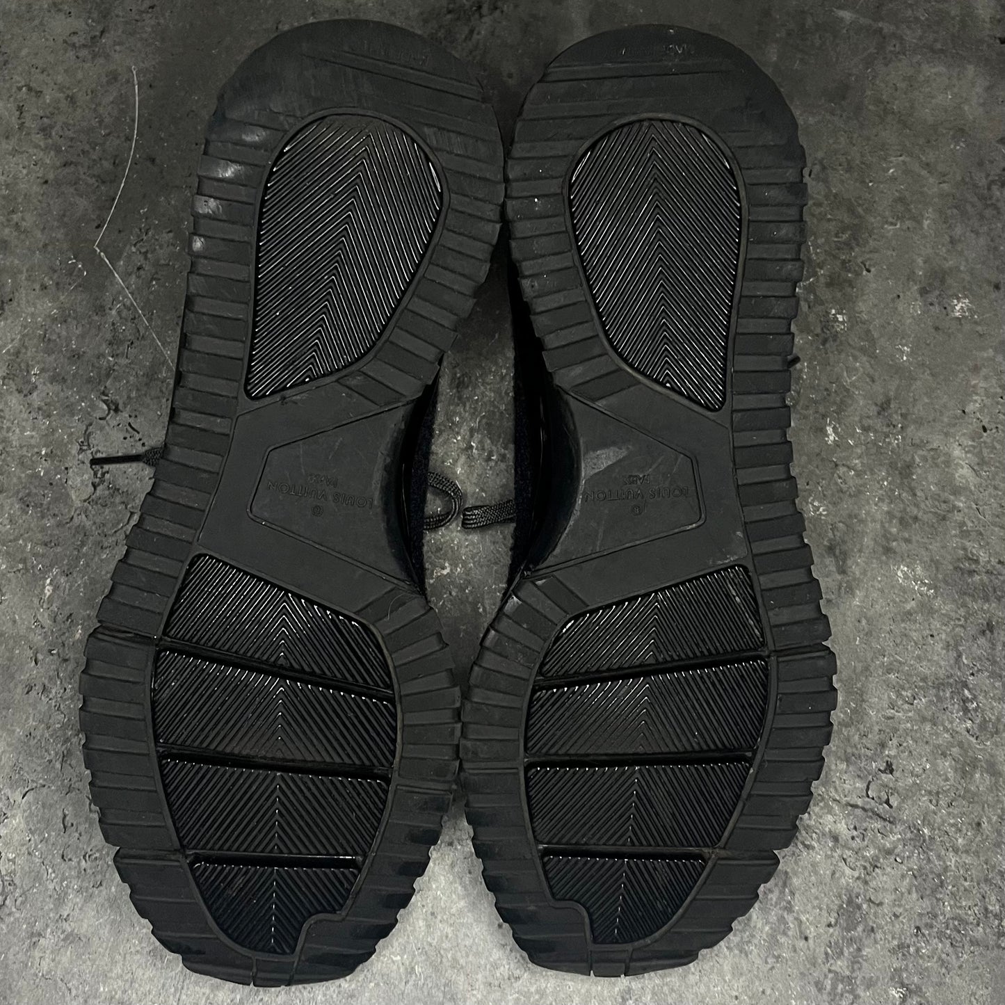 Louis Vuitton VNR - Uk 8.5 (Fit 9/9.5)