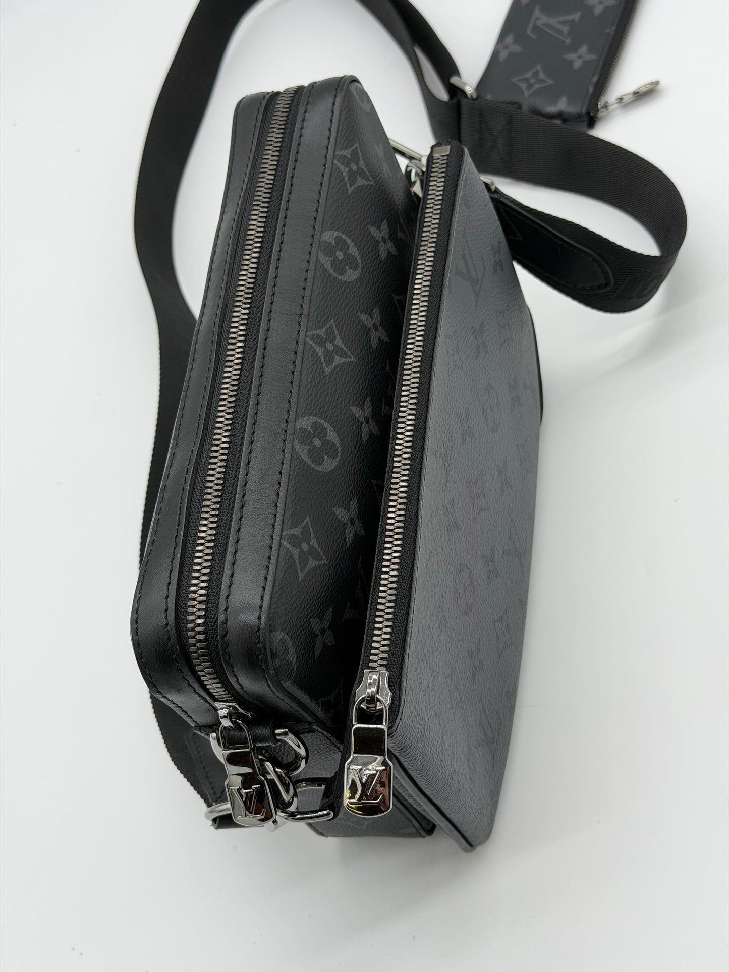 Louis Vuitton Trio Messenger Bag