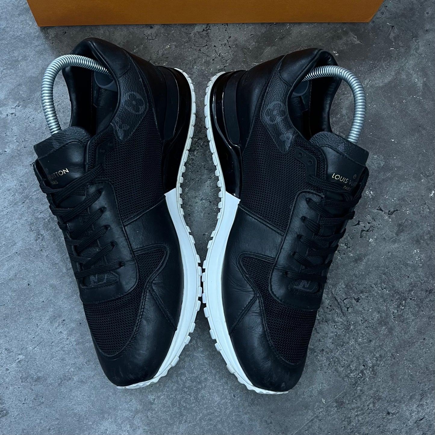Louis Vuitton Sneaker - Uk 7 (Fit 8)