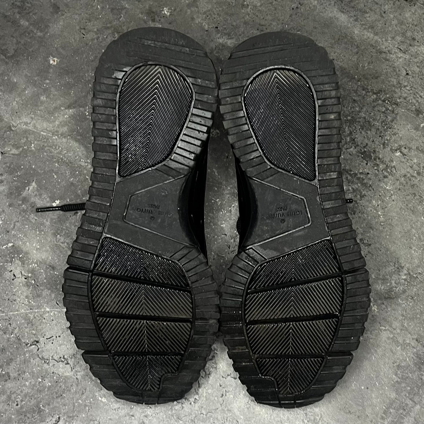 Louis Vuitton VNR - Uk 6 (Fit 6.5/7)