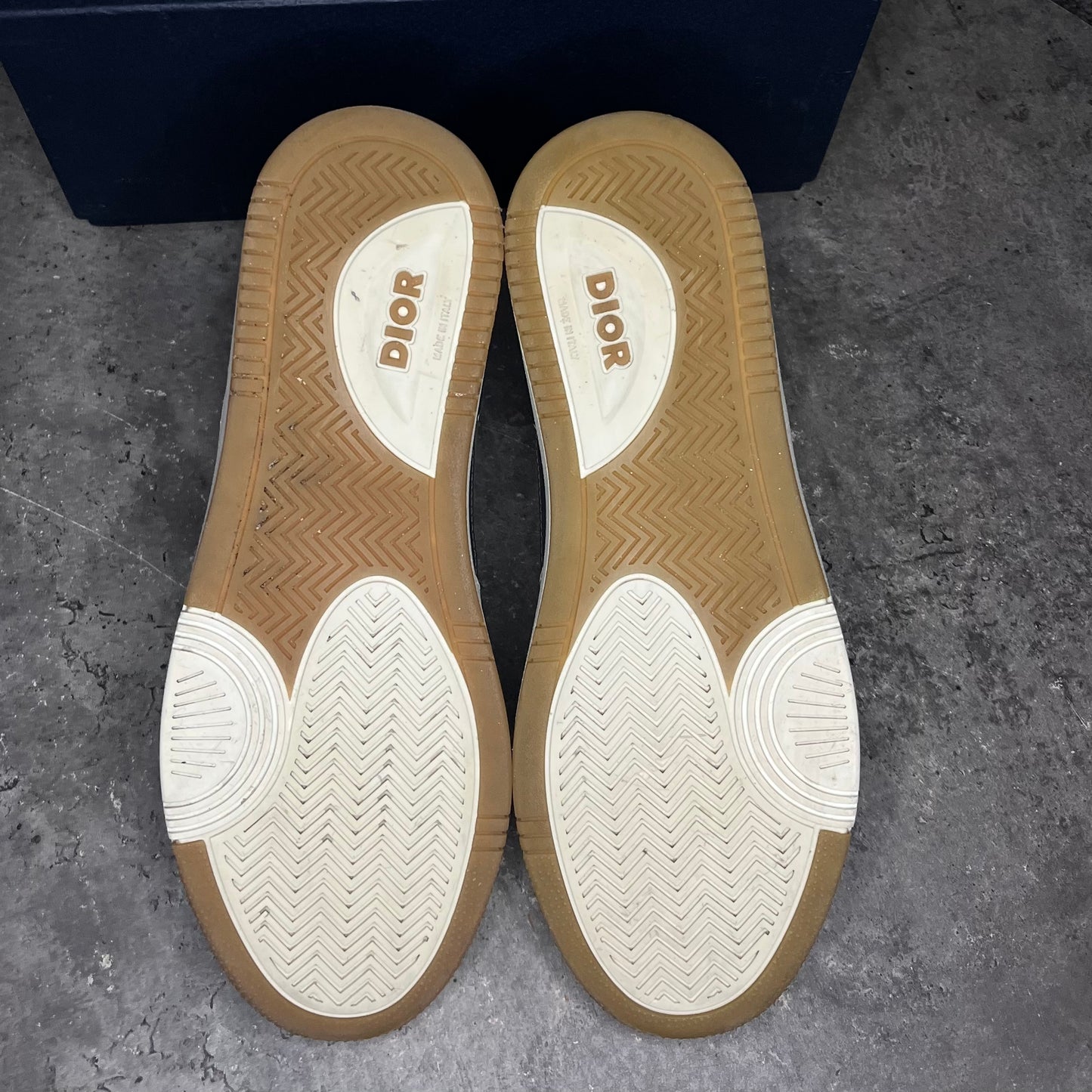 Dior B27 - Uk 7.5 (Fit 8/8.5)