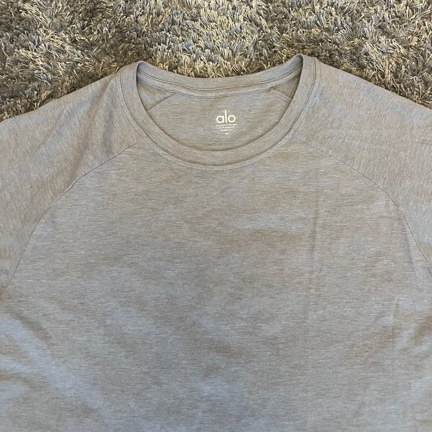 Alo Tee - Medium