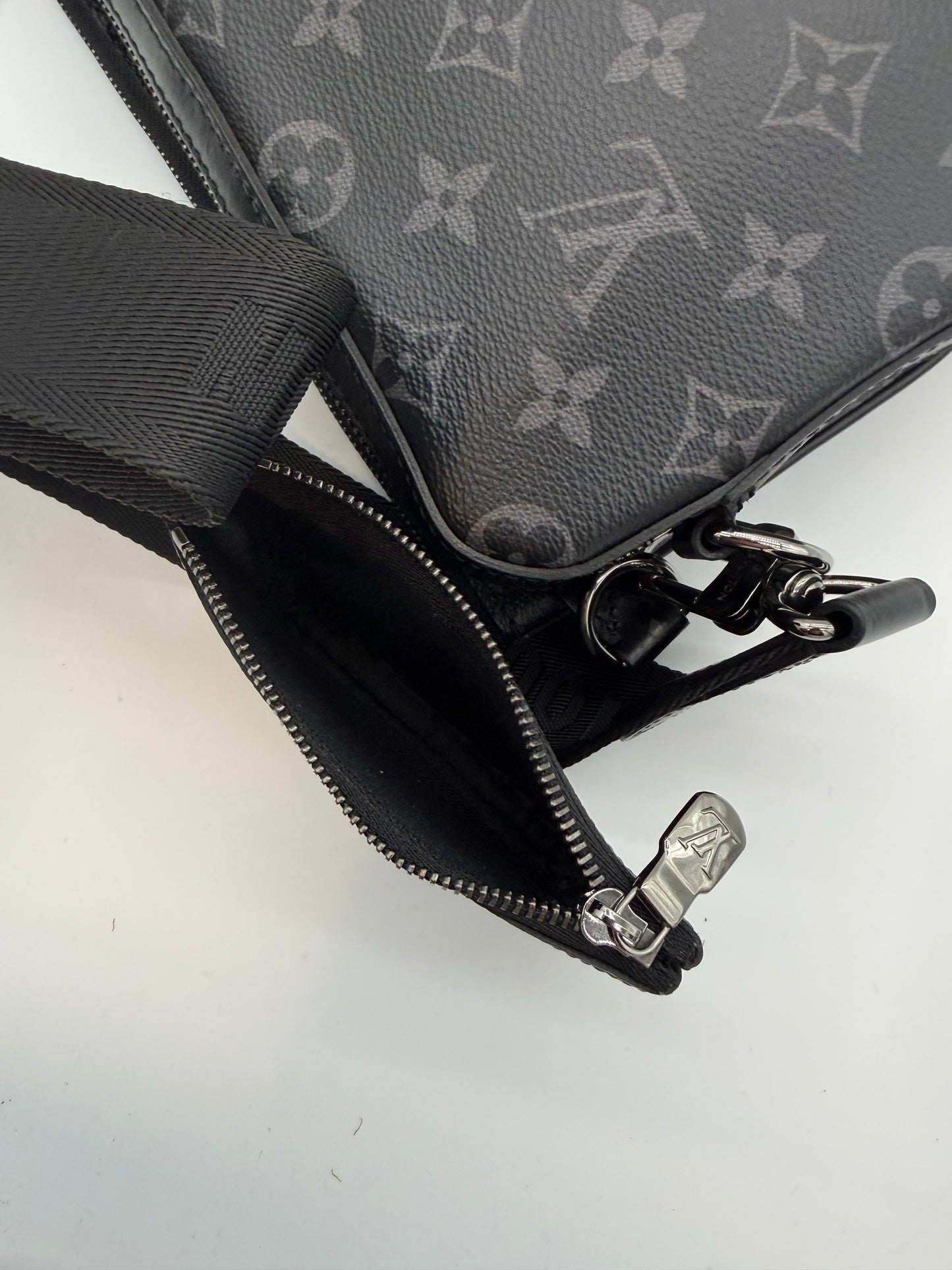 Louis Vuitton Trio Messenger Bag