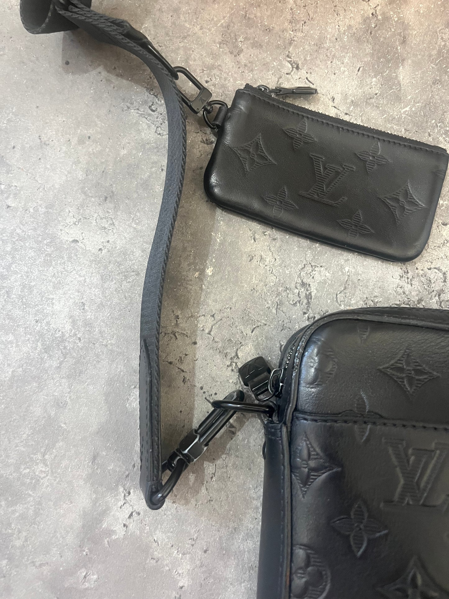 Louis Vuitton Duo Messenger