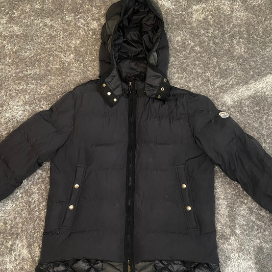 Moncler - Size 3