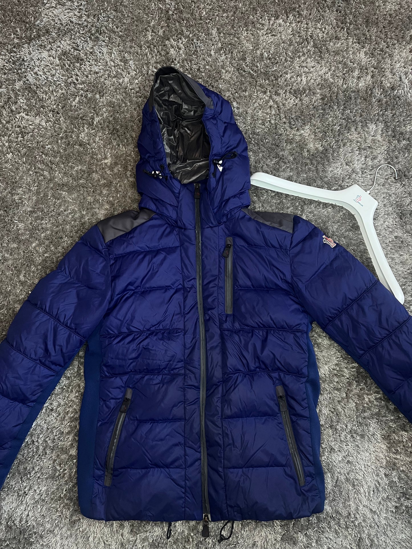 Moncler Grenoble - Fits Medium