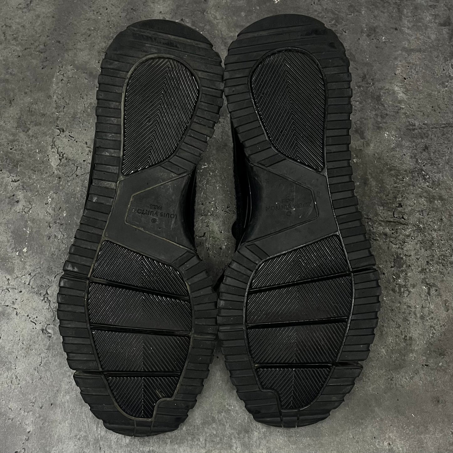 Louis Vuitton VNR - Uk 8 (Fit 9)