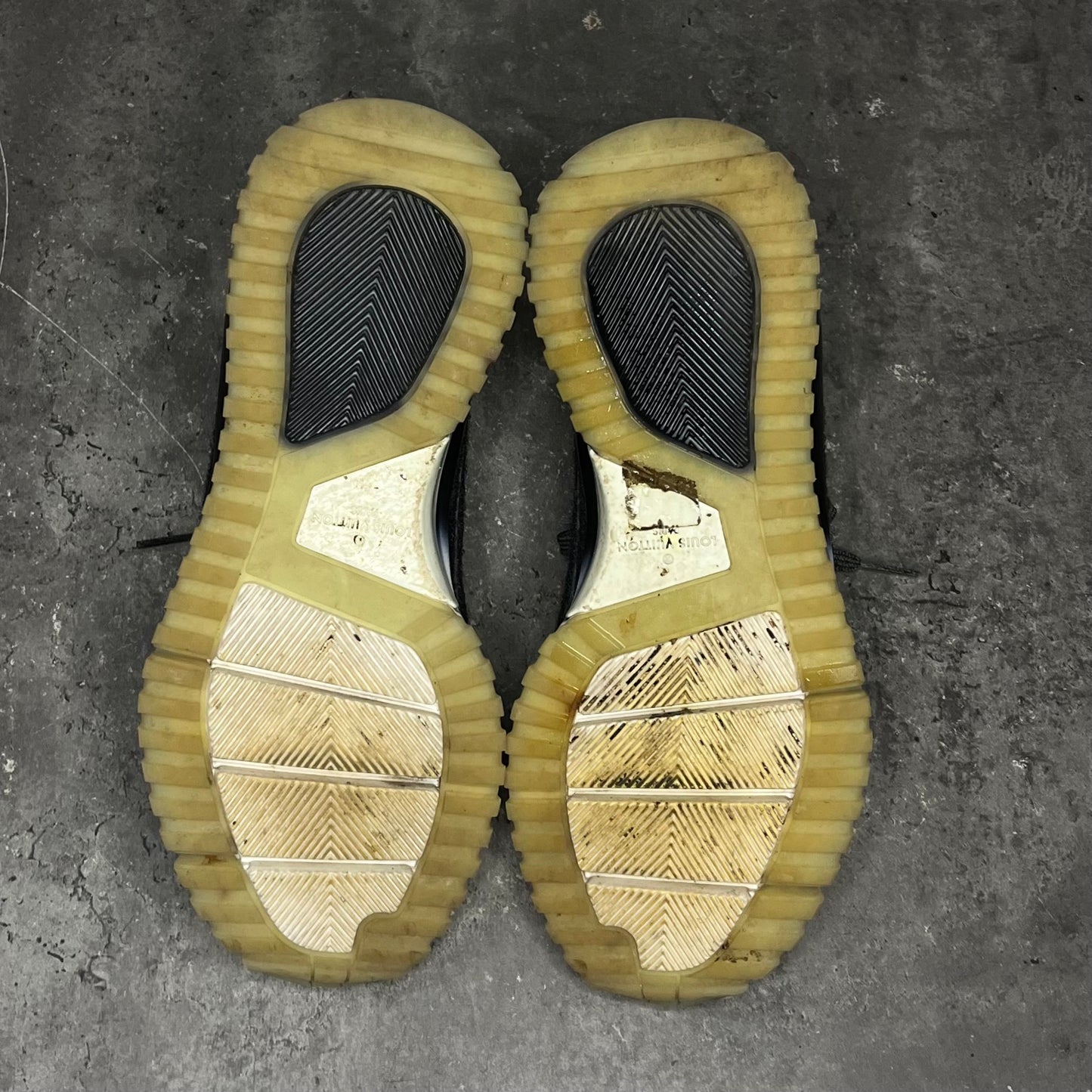 Louis Vuitton VNR - Uk 6 (Fit 6.5/7)