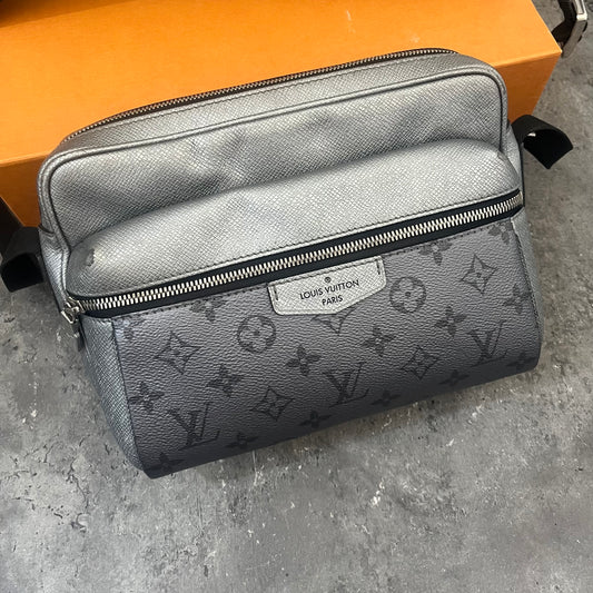 Louis Vuitton Outdoor Messenger