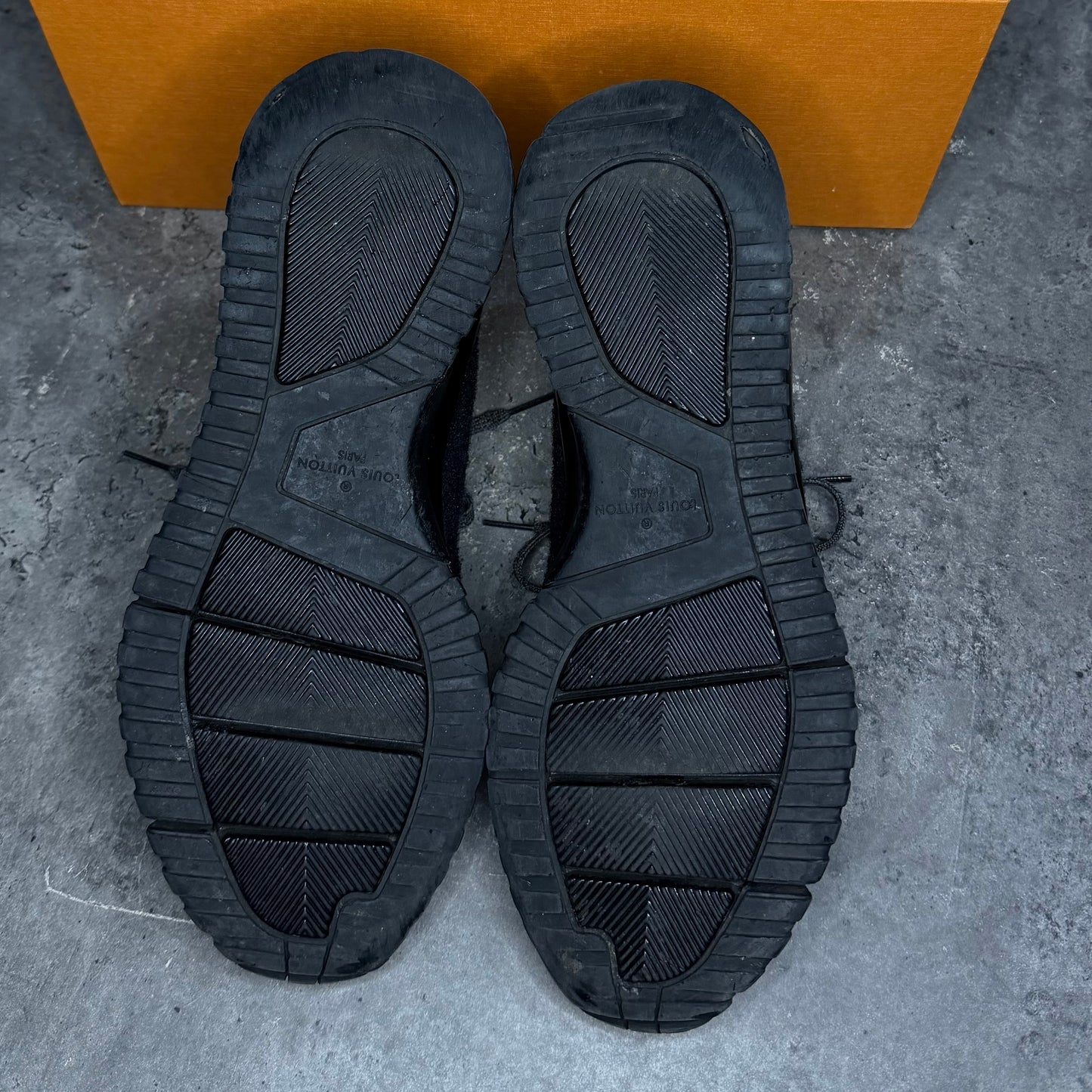 Louis Vuitton VNR - Uk 8 (Fit 8.5/9)