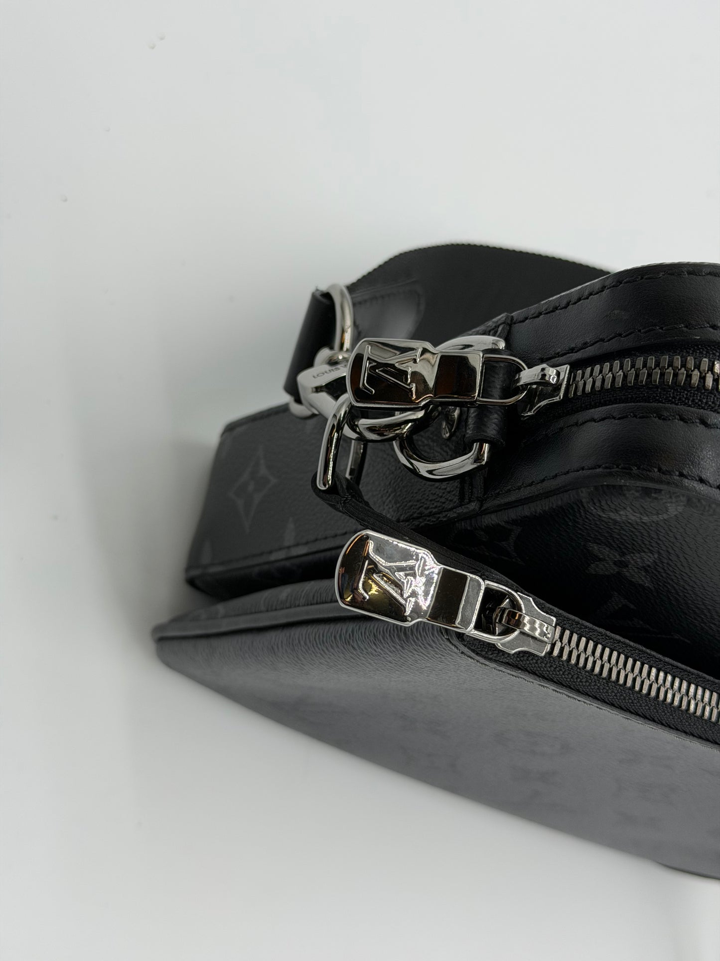 Louis Vuitton Trio Messenger Bag